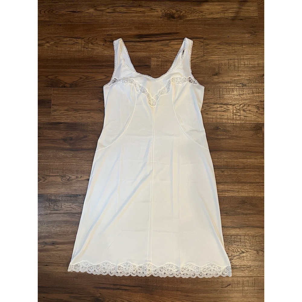 Vintage 90s Y2K White Slip Delicate Lace Coquette Cottagecore Boudoir Small